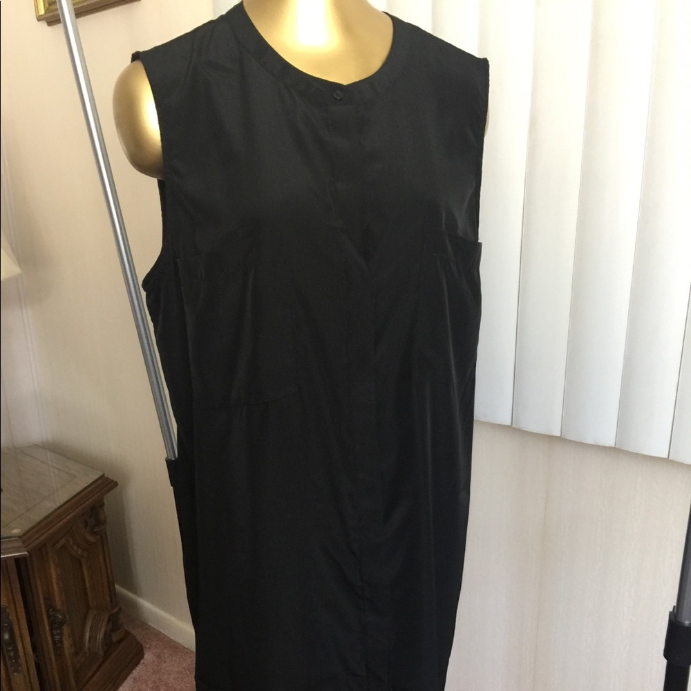 SOLD!!! Mossimo Black Tunic Blouse With Pockets in Size 2X